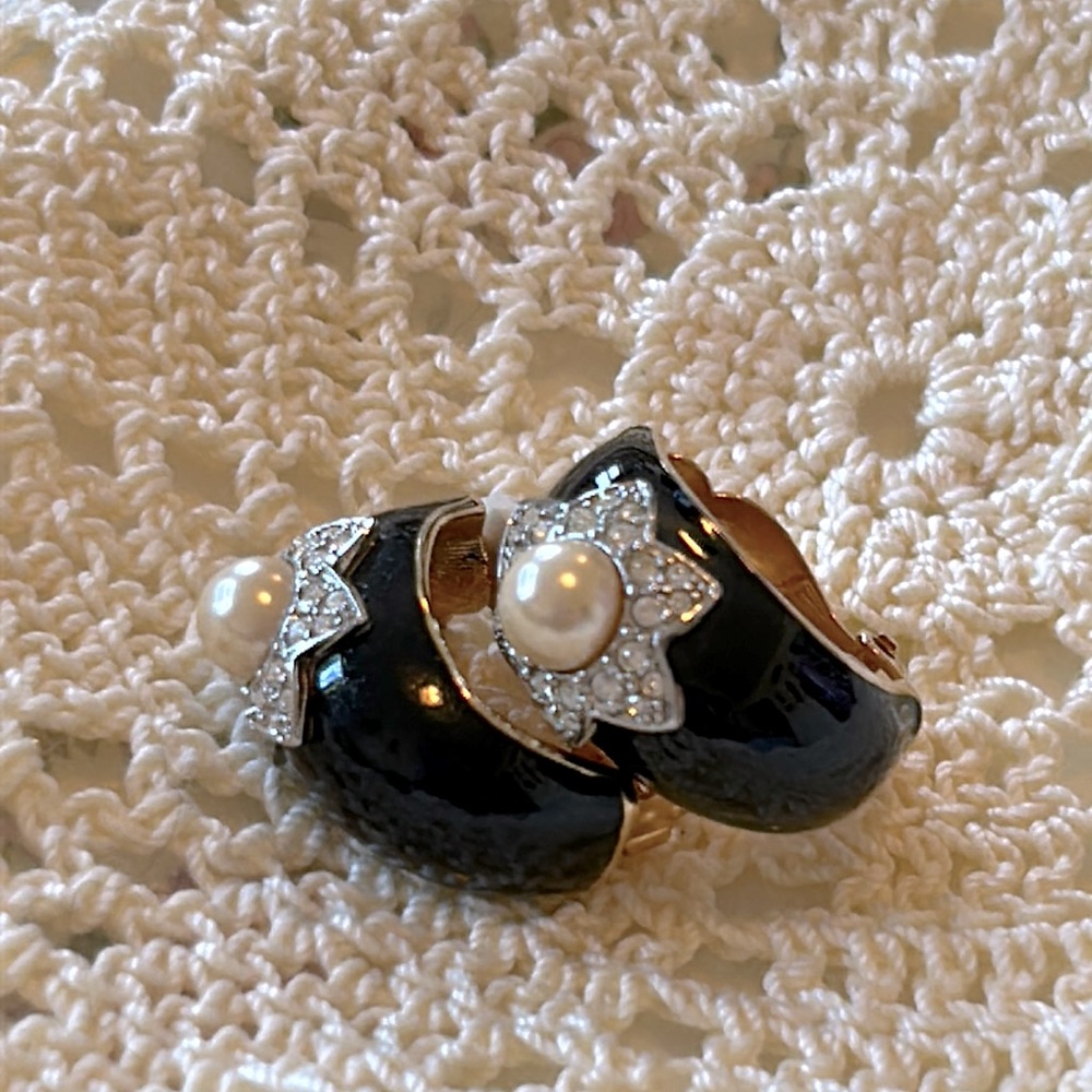 Vintage Weingeroff Earrings Enamel Faux Pearl Flower Earrings Blue or Black